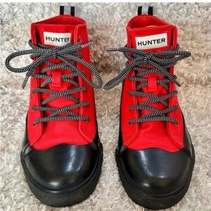 Hunter Bold Red and Black Lace-Up Boots